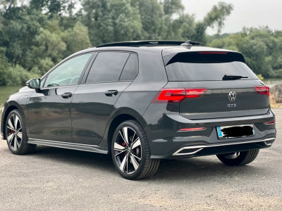 VOLKSWAGEN GOLF 8 2